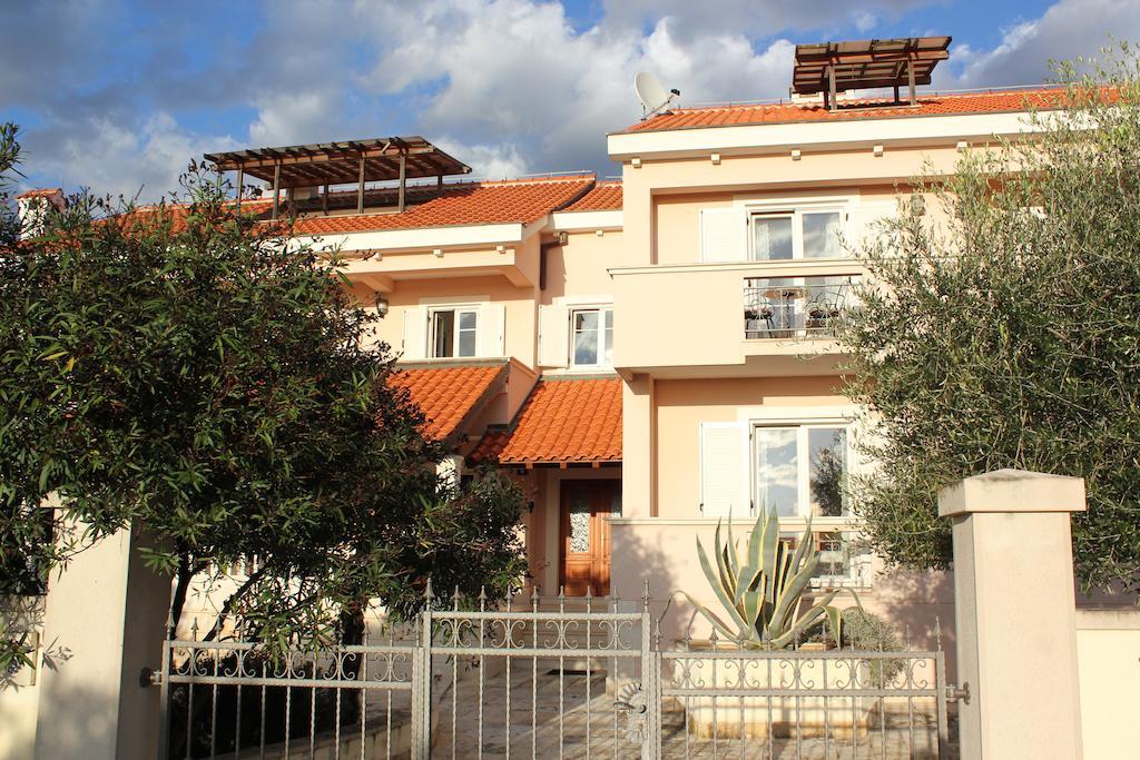 Apartments Villa Marnii Kožino Exterior foto