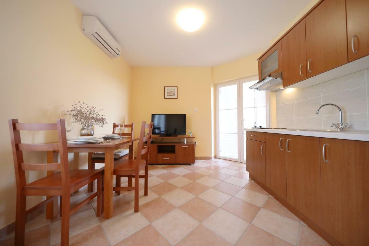 Apartments Villa Marnii Kožino Exterior foto