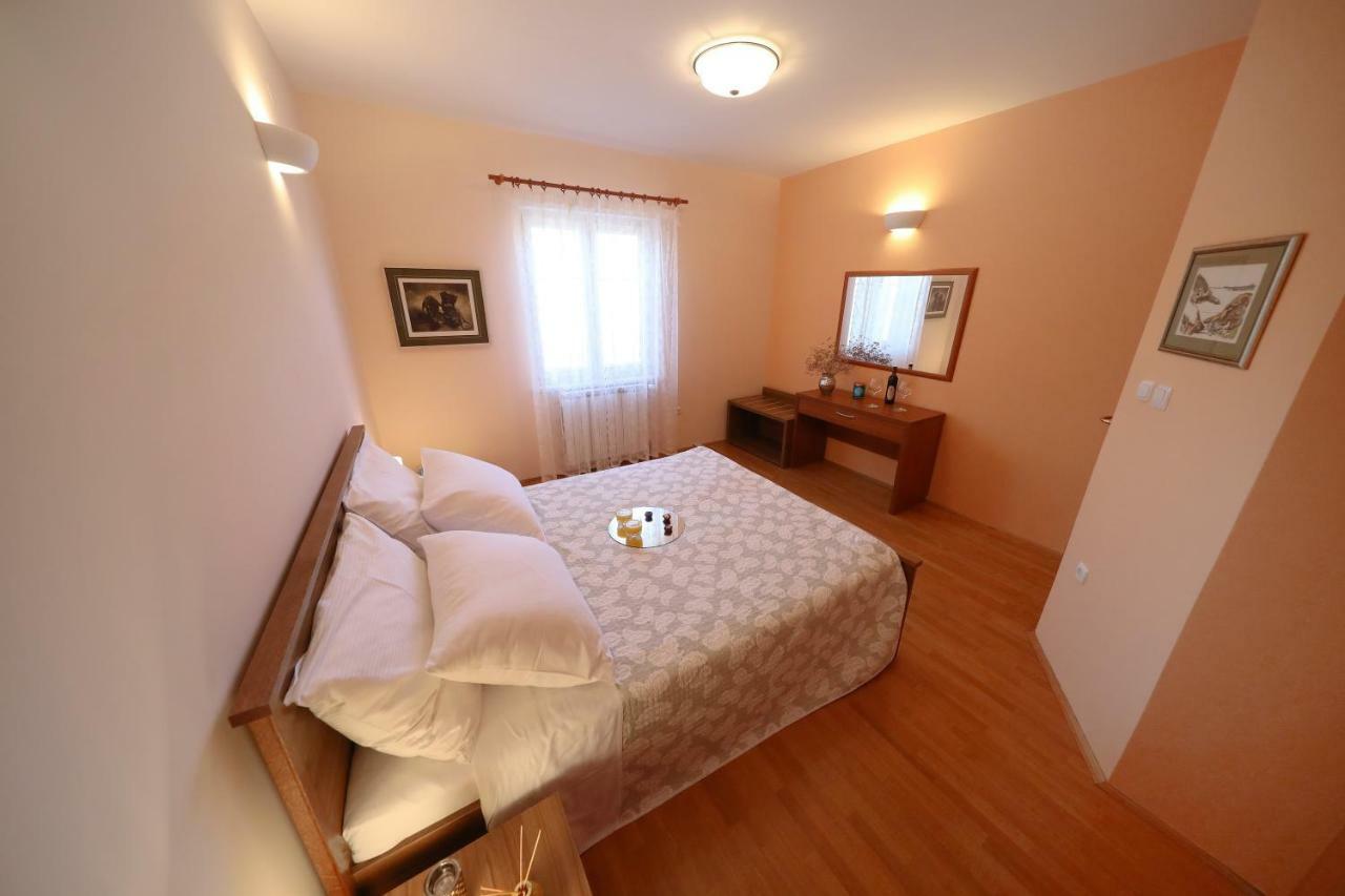 Apartments Villa Marnii Kožino Exterior foto
